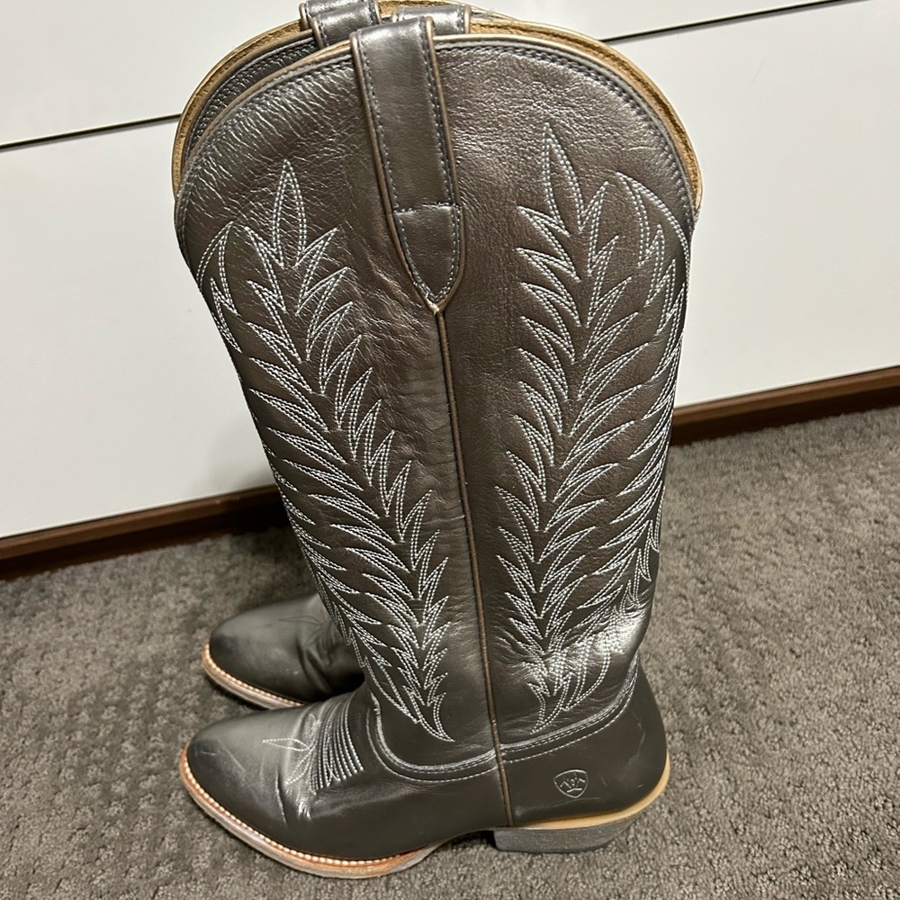 Silver Ariat Western Boots